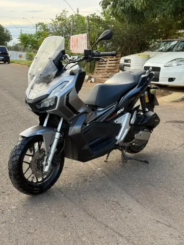 ADV 150 23/23 zera semi nova