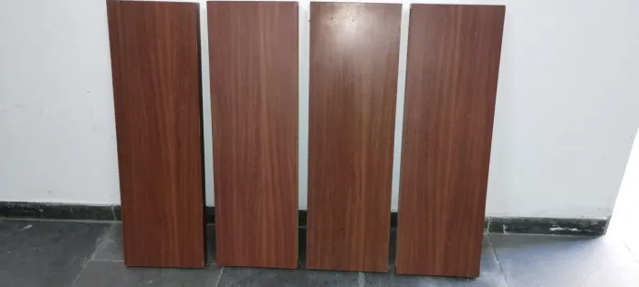 Prateleiras de MDF Med. 0,75 x023,5 x0,04 mm com suporte para fixar na parede 4 unidades