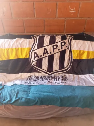 2 Bandeiras da Ponte Preta para por no capô do carro ou na janela em dia de jogo