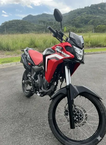 HONDA SAHARA 300 RALLY ABS FLEX 2024/2024 10.650km IPVA 2026 pago