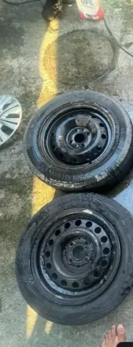 2 janta 14 com pneus.