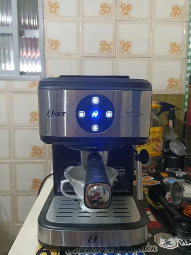 Cafeteira elétrica Oster 