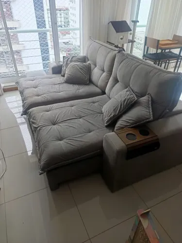 Sofá retrátil e reclinável