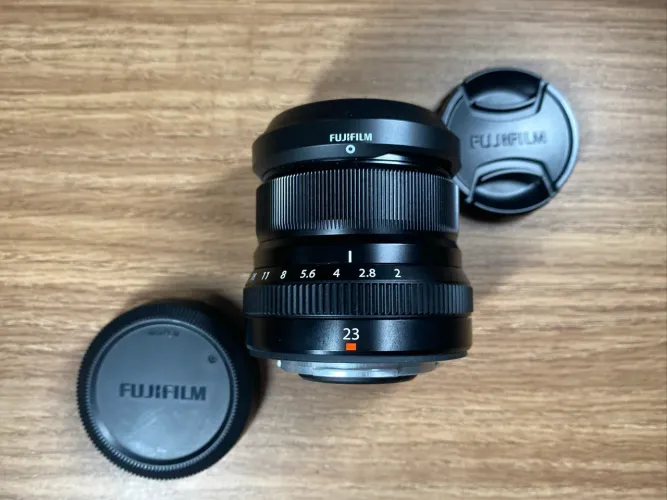 Lente FUJIFILM XF 23mm f/2 R WR