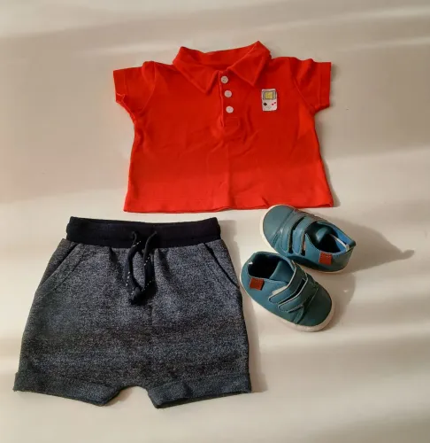 Conjunto para bebês ( veste de 6 a 9 meses)