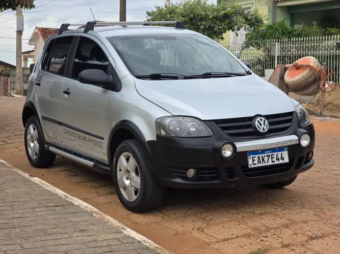 Volkswagen Crossfox 1.6 MI Total Flex 8V 5P 2009