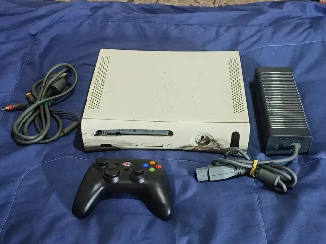 Xbox 360 Fat Luz Vermelha completo no estado