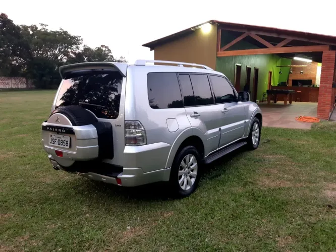 Mitsubishi Pajero HPE Full 3.2 4X4 T.i.dies. 5P AUT 2009