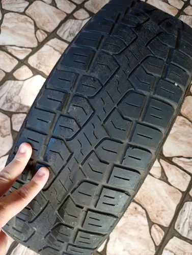 Pirelli scorpion 205/60 R16