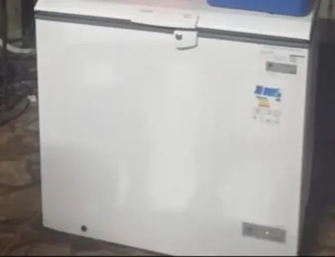 Vendo Freezer Semi novo em excelente estado