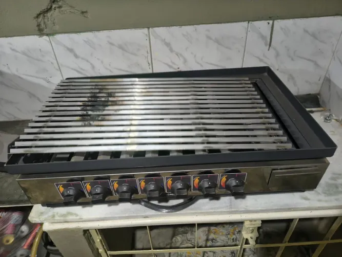 Char Broiler à gás 