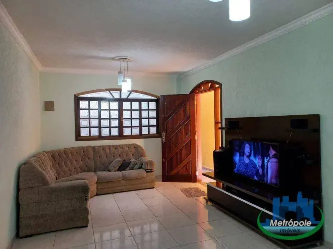 Sobrado com 4 dormitórios à venda, 125 m² por R$ 550.000,00 - Parque Santos Dumont - Guaru
