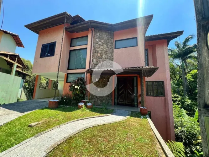 Casa com 4 dormitórios à venda, 277 m² por R$ 700.000,00 - Pendotiba - Niterói/RJ