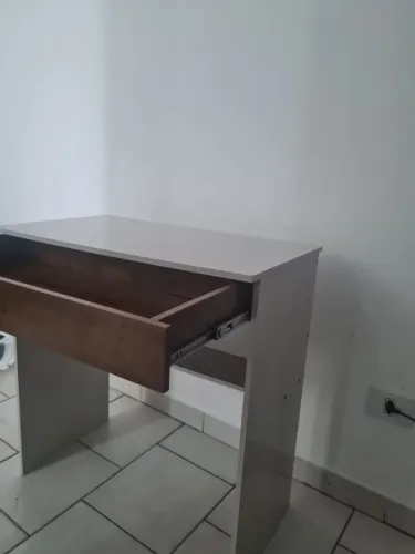 Mesa para estudos com cadeira