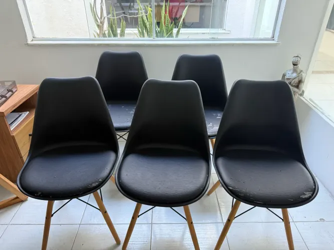 Vende-se 5 cadeiras 
