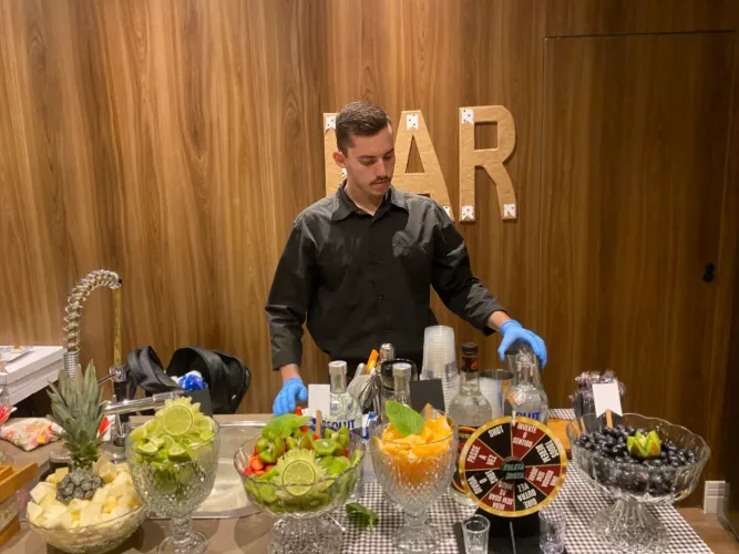 Barmen garçom churrasqueiro 