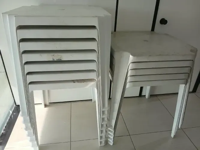 12 mesas de plástico