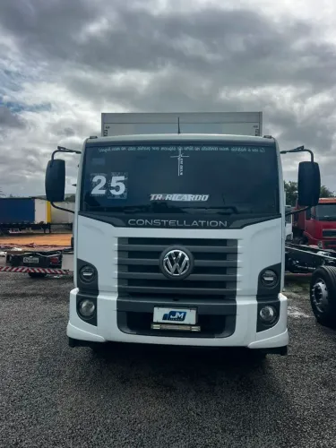 Volkswagen 17.210 4x2 baú frigorífico