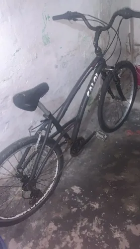 Bicicleta precisando manutenção