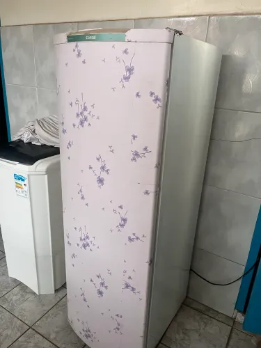 Vende-se geladeira