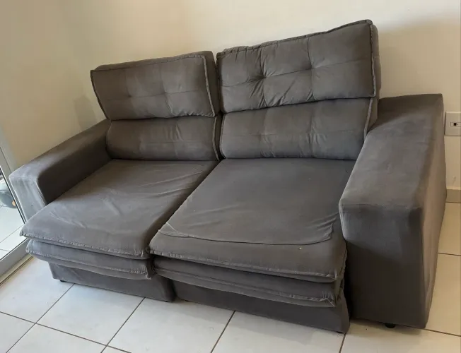Sofá retrátil dois lugares 