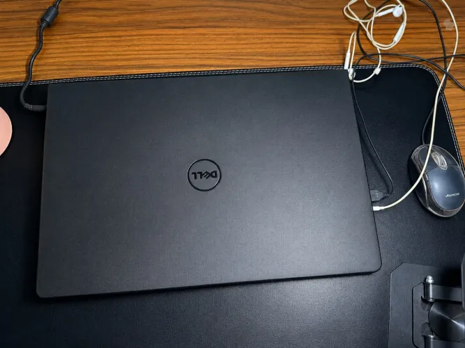 VENDO NOTEBOOK DELL INSPIRON 15 SÉRIE 3000