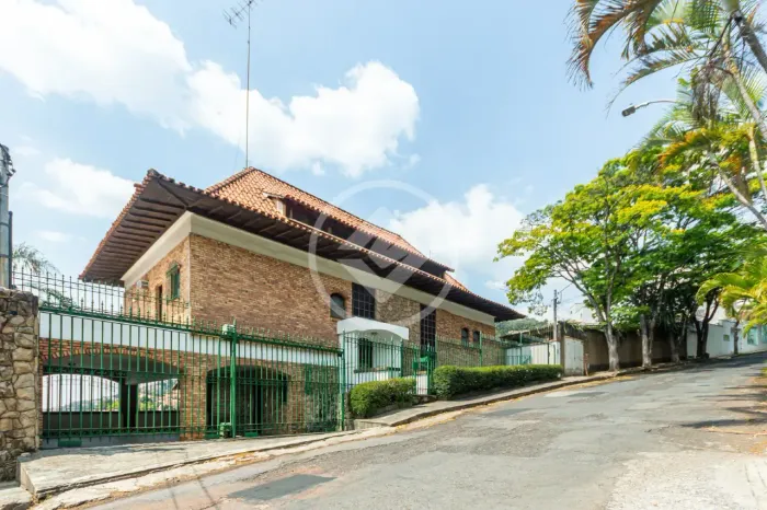 CASA DE 9 QUARTOS A VENDA NO BAIRRO MANGABEIRAS codigo: 343421