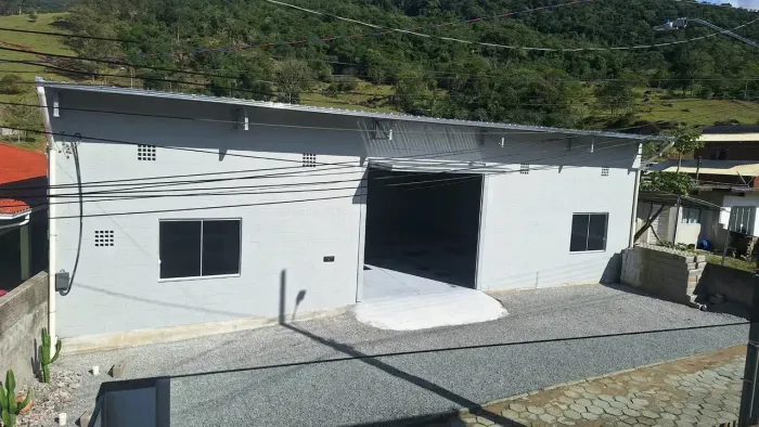 Galpão para locação, 270,00 m² de área, Forquilhas, São José.