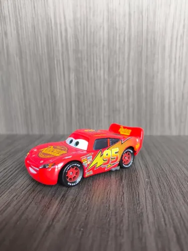 Relâmpago McQueen Miniatura Filme Carros Metal Diecast Novo Lacrado 