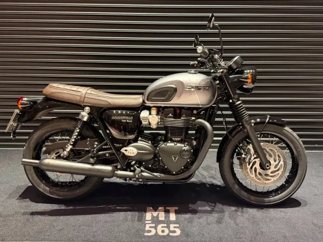 Triumph Bonneville T120 Black 1200 Custom