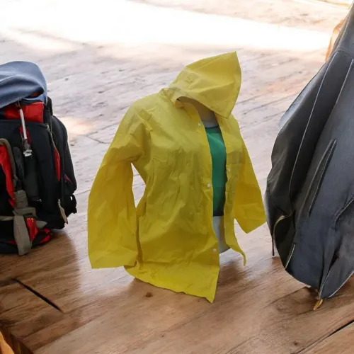 Kit com 2 Capas de Chuva com Capuz 