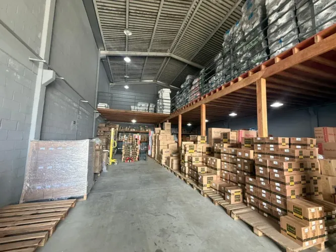 BARRACÃO 460M² A VENDA EM SÃO JOSÉ DOS PINHAIS - PRÓXIMO A CONTORNO LESTE E BR-277