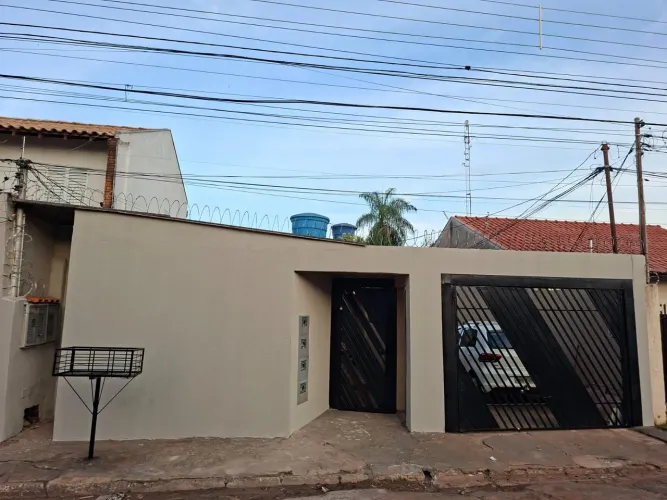 Vendo Vila com 4 Casas - Jardim Jacy - R$ 350 Mil