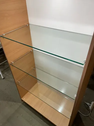 Móvel tipo cristaleira aberta 1,95x80x38 em mdf peroba rosa com iluminação