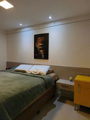 Alugo linda casa em condomínio fechado, mobiliada, na Cohama, com energia solar.