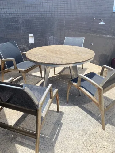 Conj Mesa TIDRA - MAC Móveis (mesa 1,20m diam + 4 poltronas)