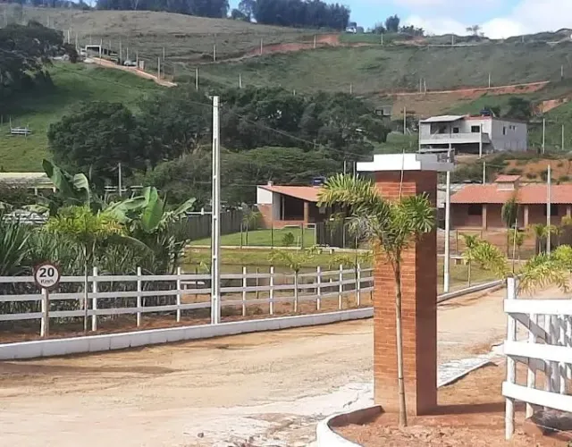 Troco 2 Granjas por carro valor 60 mil (leia a descrição)