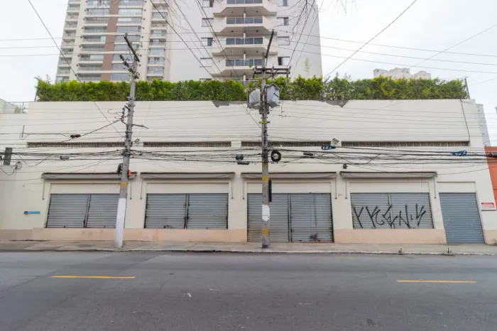 Loja na Rua Conselheiro Cotegipe, 210  575 m²