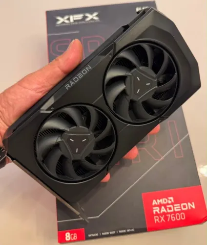 Placa de Video RX 7600 / 8Gb XFX Serie especial PlayHard (leia a descrição)