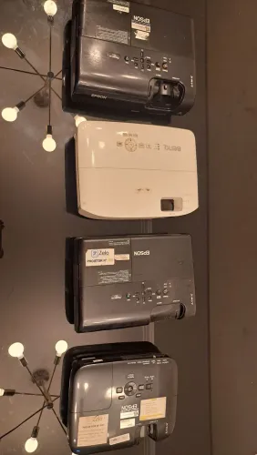 Projetores com defeito