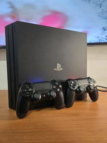 Playstation 4 Pro 1Tb DESBLOQUEADO - Único Dono