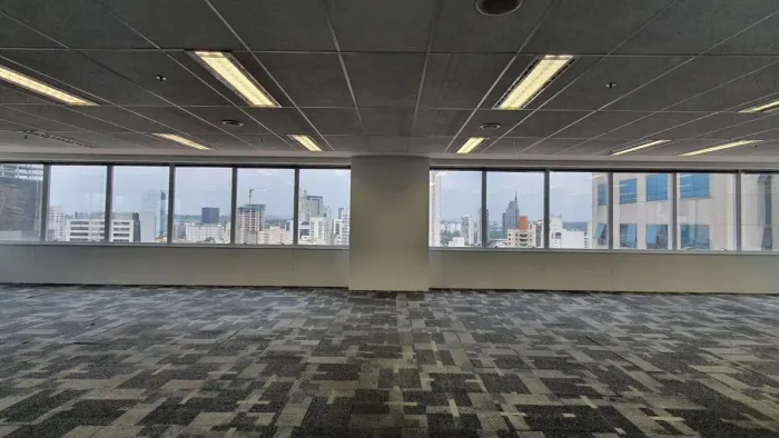 Escritório para aluguel possui 218 metros quadrados com 1 quarto em Pinheiros - São Paulo