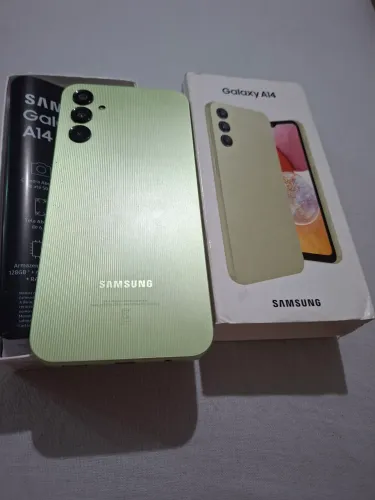 ?Samsung Galaxy A14 Verde Lima - 128GB / 4GB RAM (Com Caixa)