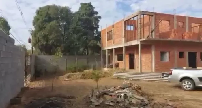 Chácara 609m2 Sobrado 272m2 3 Dorms 1 Suíte, Sala, Cozinha, Banheiro, Todo Murado, Poço Ar
