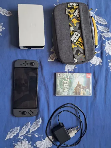 Nintendo Switch OLED + Case e Jogo Físico