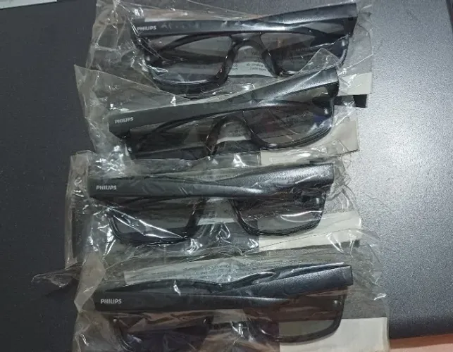 4 óculos 3D Philips NOVOS
