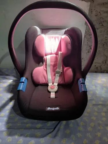 Cadeirinha de bebê em ótimo estado. 