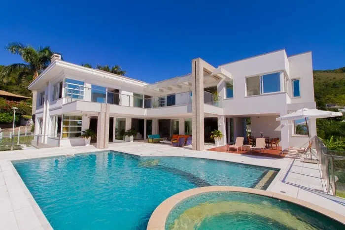 Casa para Venda em Florianópolis, Praia Brava, 6 dormitórios, 6 suítes, 9 banheiros, 8 vag