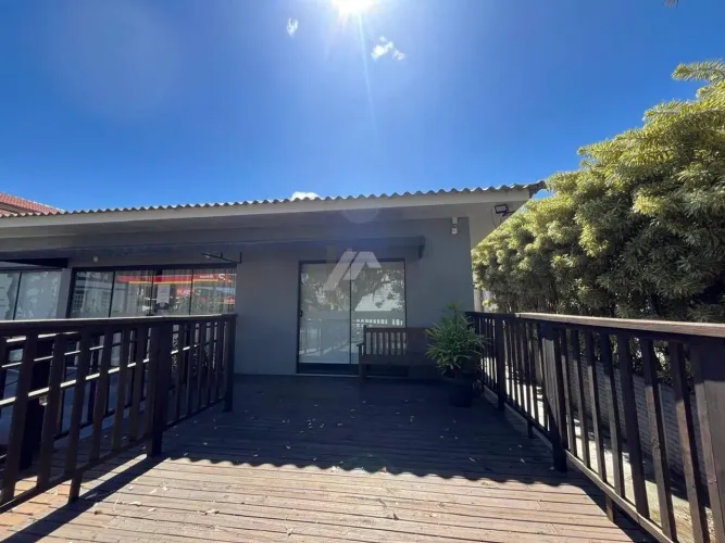 Casa Comercial Ampla para Locação no Pequeno Príncipe  Florianópolis