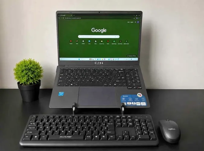 Notebook Ultra + Teclado Multilaser + Mouse Logitech + Suporte.